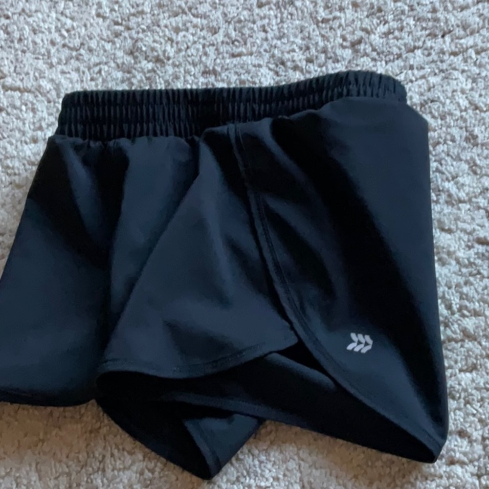 Cute black athleta shorts!🖤🖤🖤